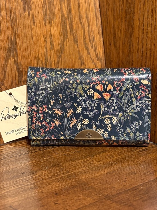 Patricia Nash Handbags - NWT-Patricia Nash-Tuscan Fields-Acri Trifold Wallet-$89